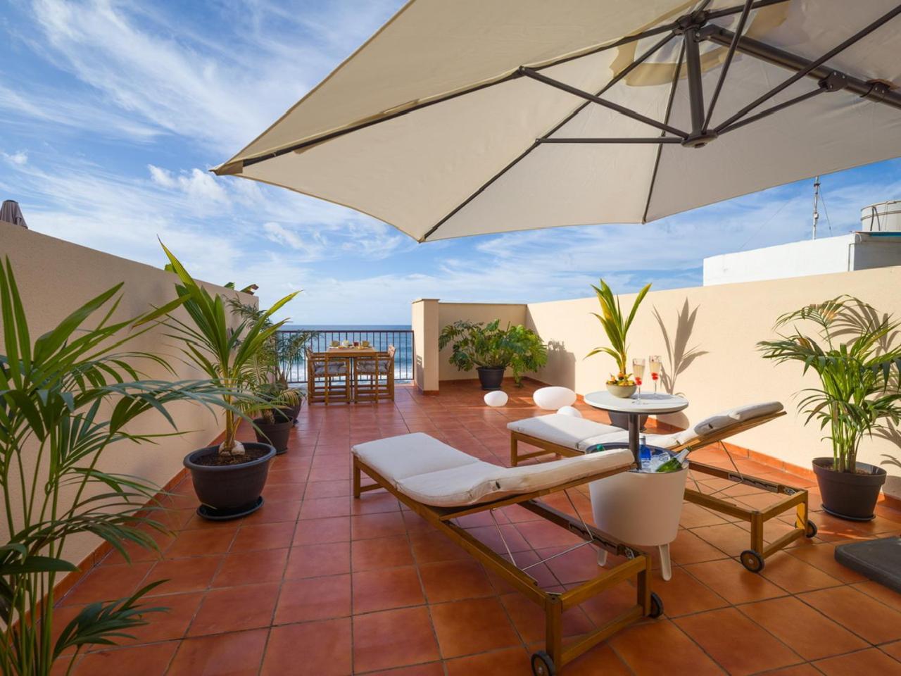 Giraud Ii - Secluded Beachfront Duplex