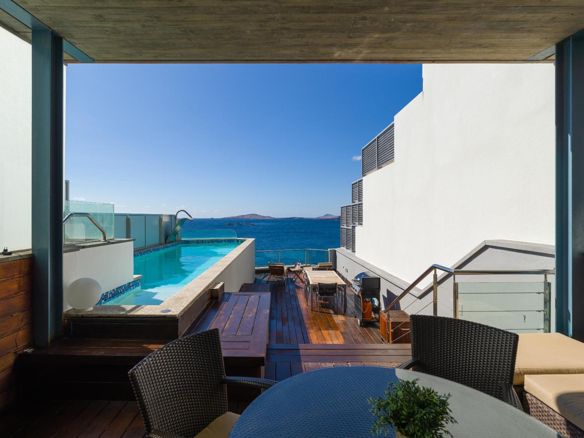 Penthouse With Private Swimming Pool *