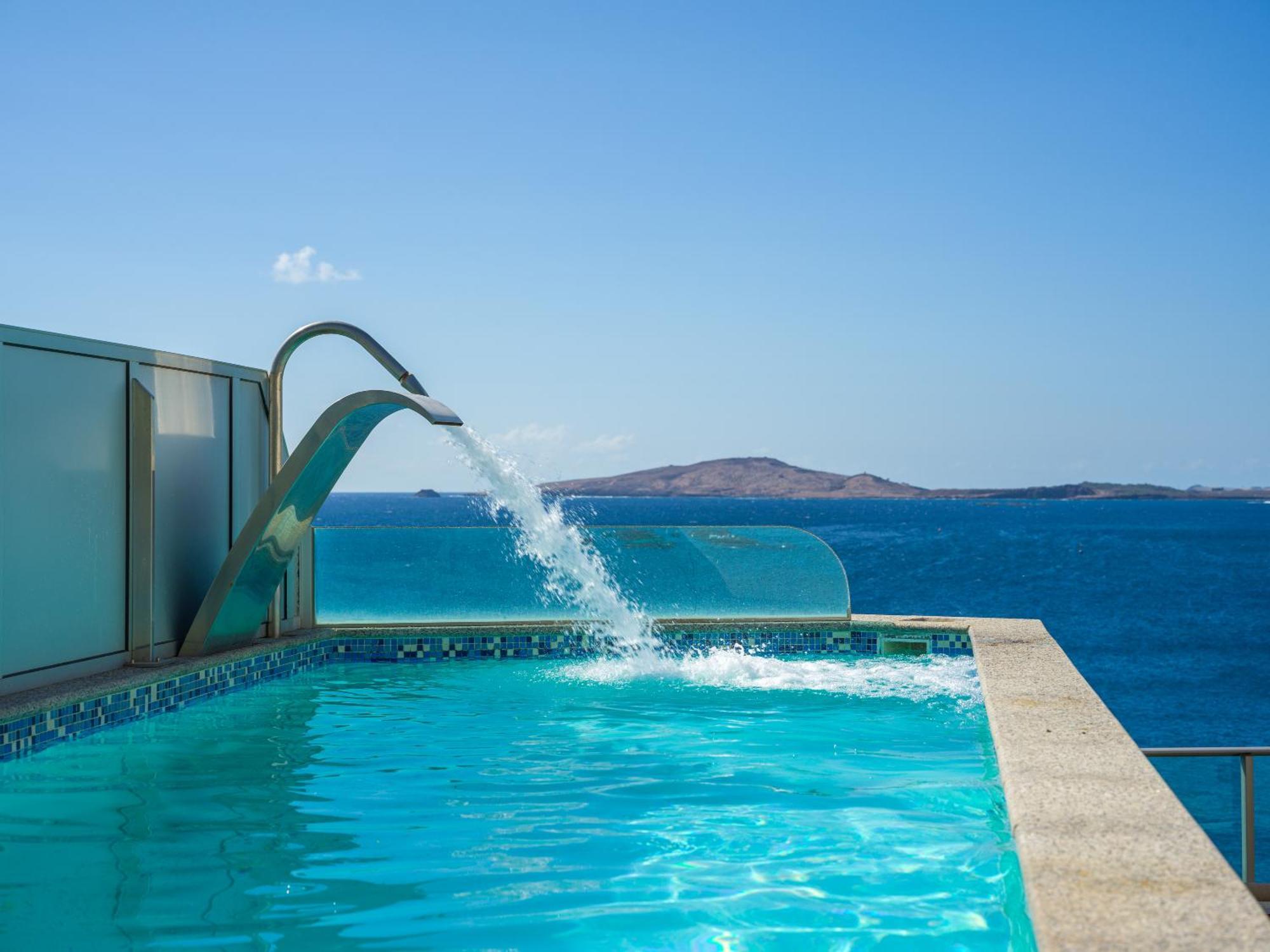 Apartment Penthouse With Private Swimming Pool *