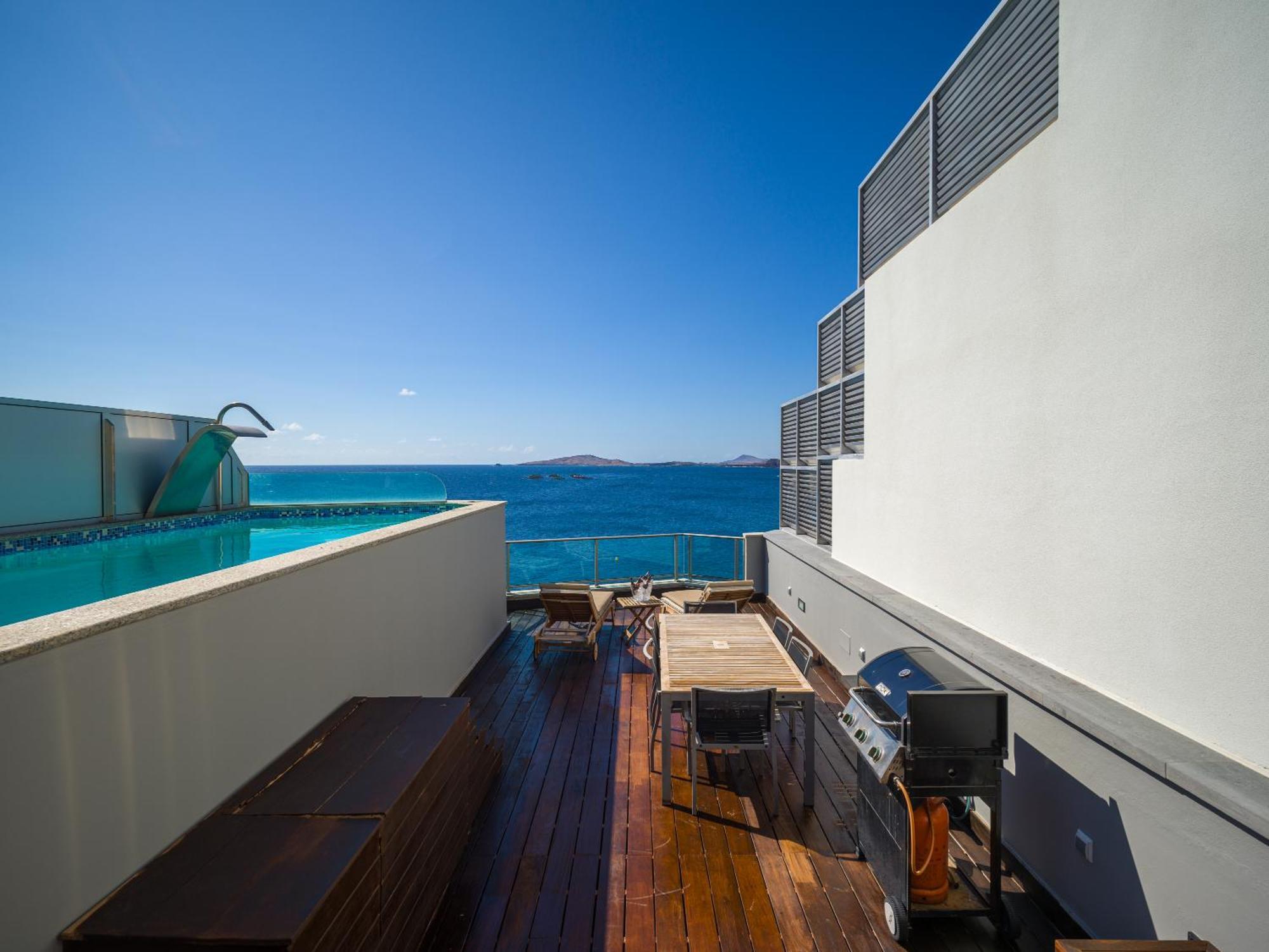 Penthouse With Private Swimming Pool *