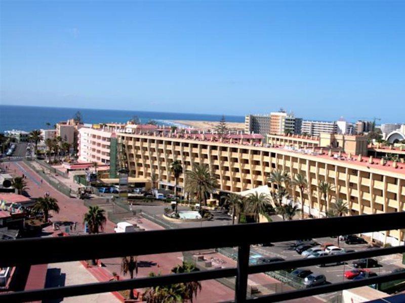 Aparthotel Field 3*