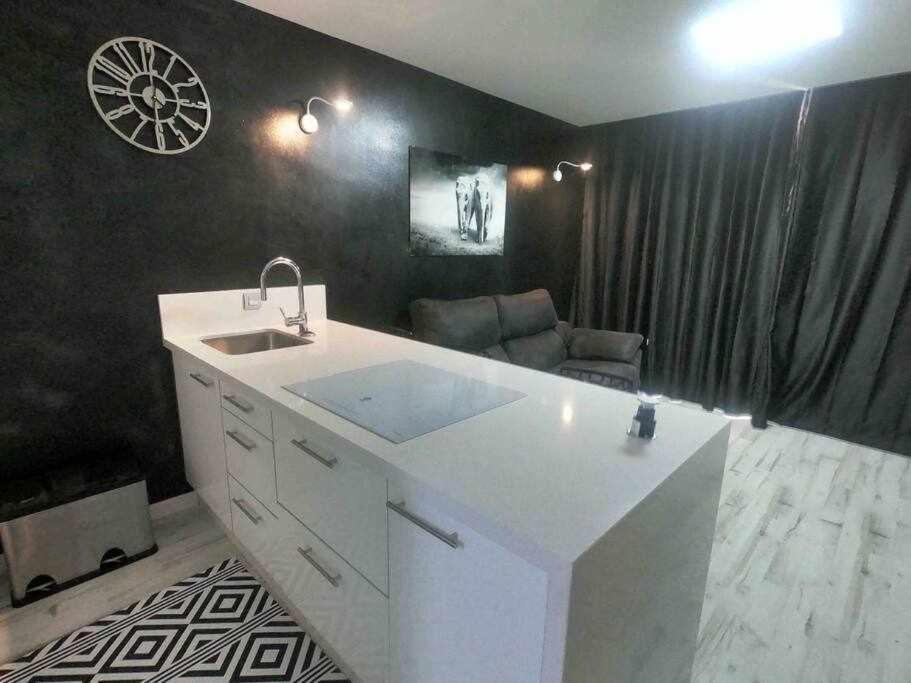 Appartement Con Diseno Moderno Y Piscina *
