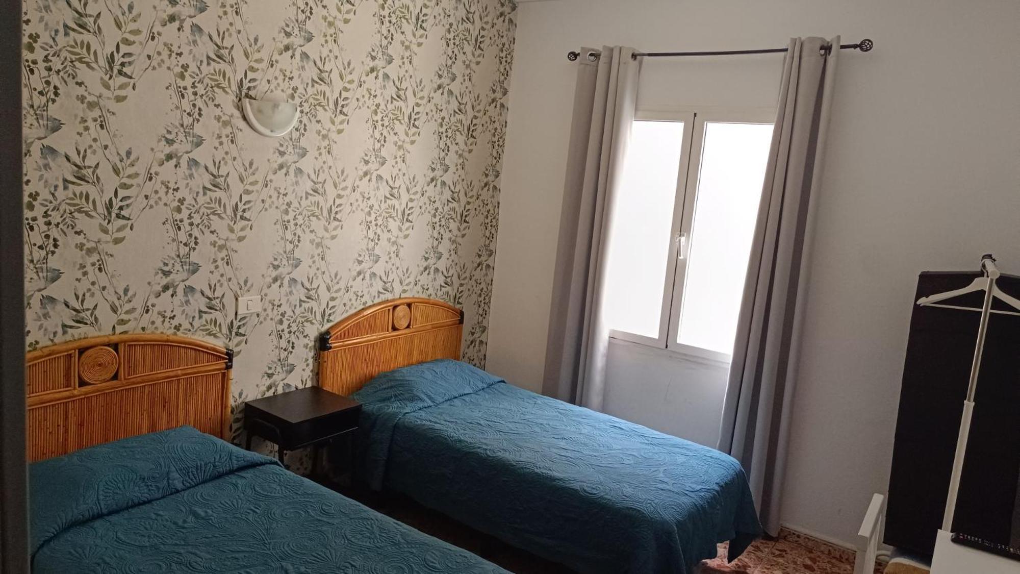 Alcaravaneras (adults Only)
