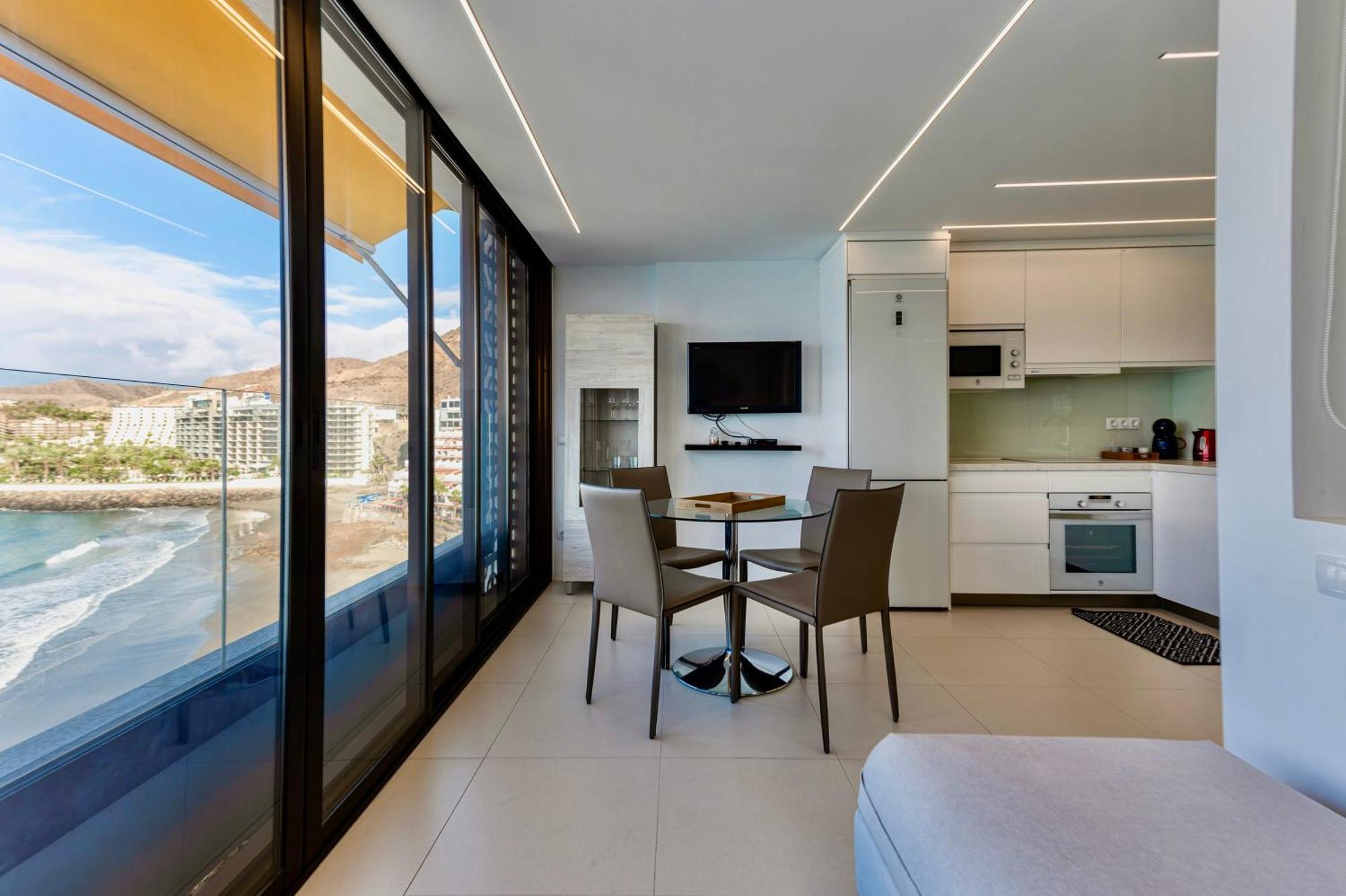 Brand New - Glass - Ocean Views Apartment *