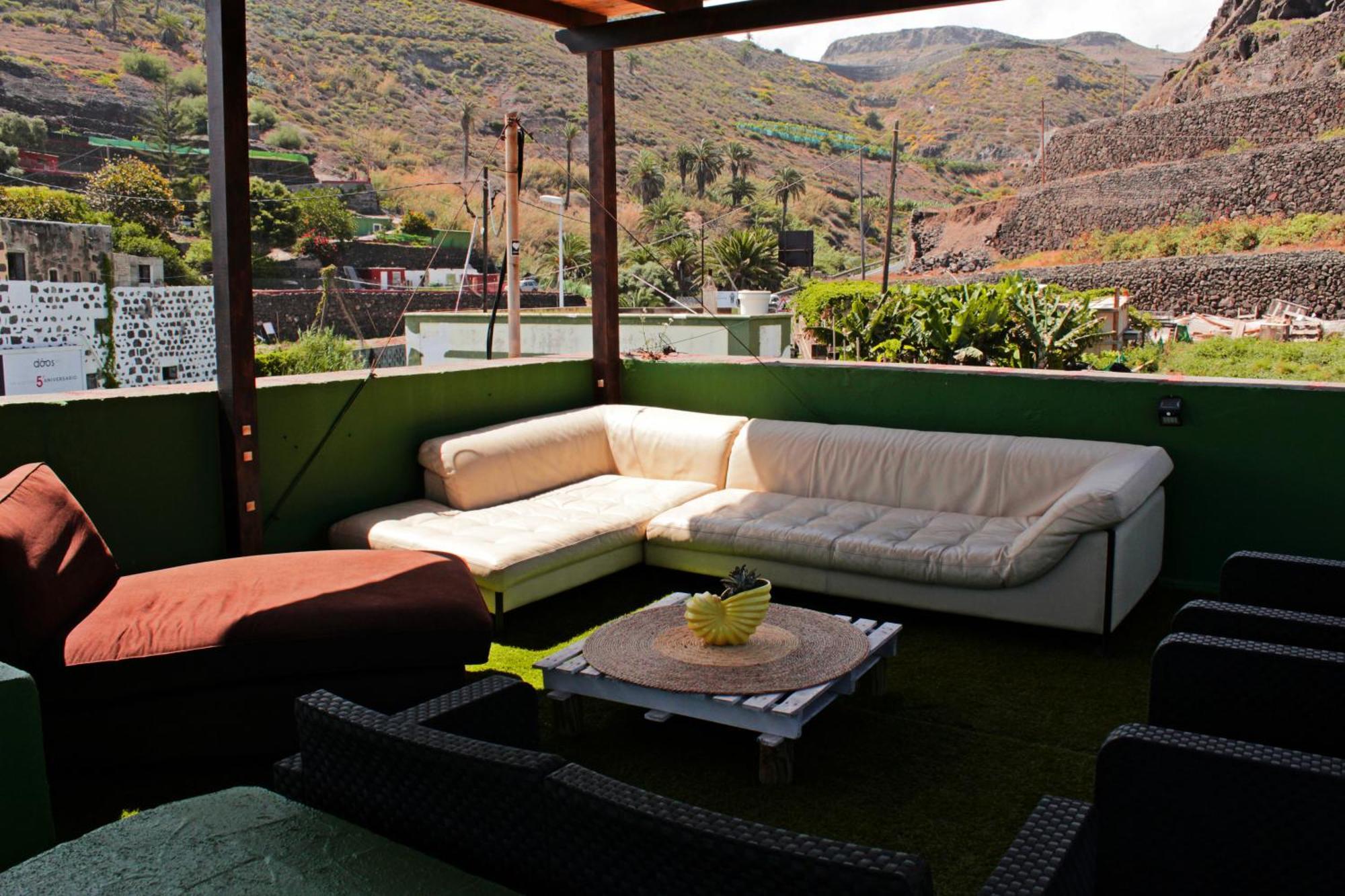 Atlantis Surf Guest house