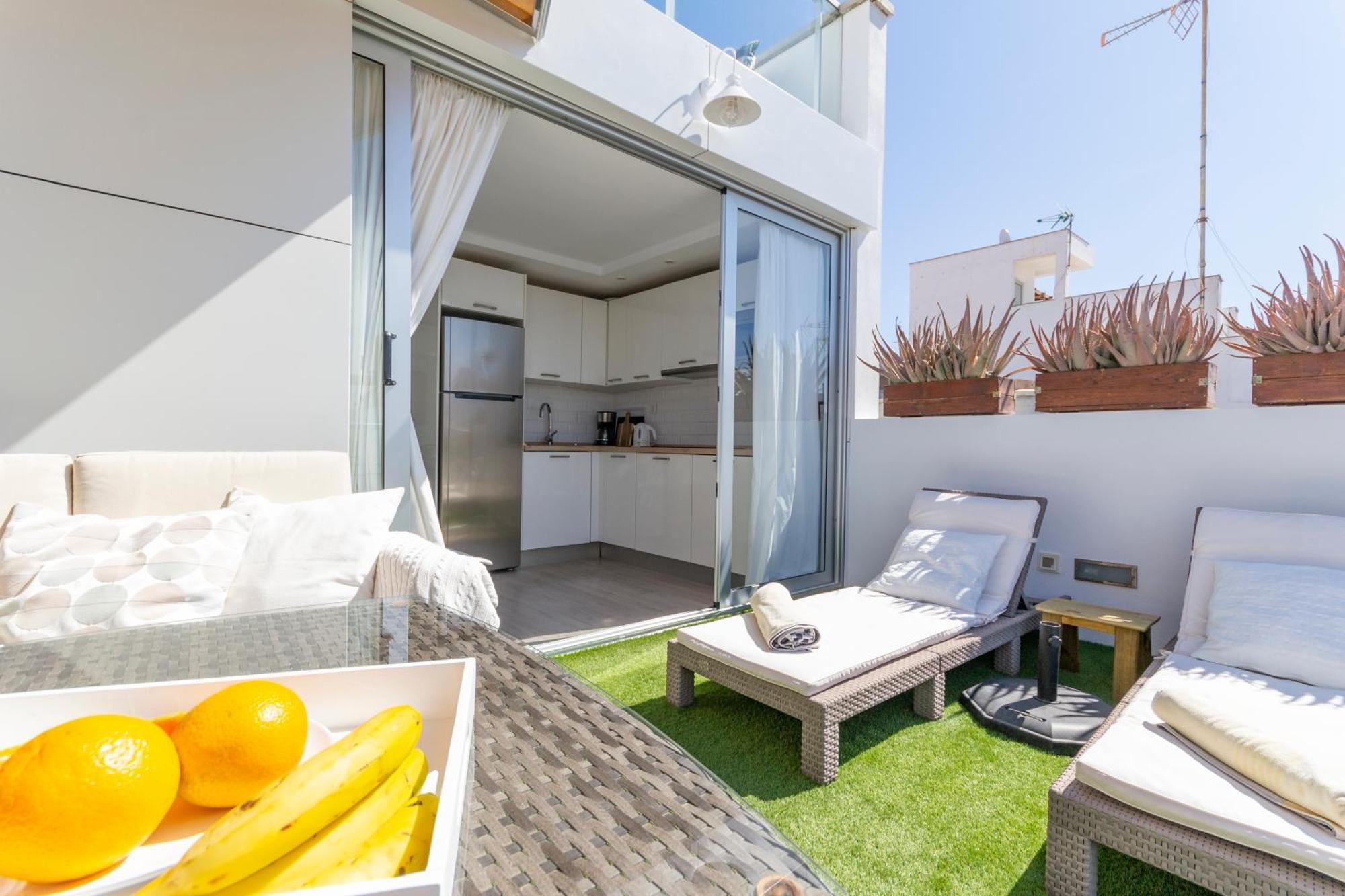 Cozy And Sea Views Private Terrace Apartment *