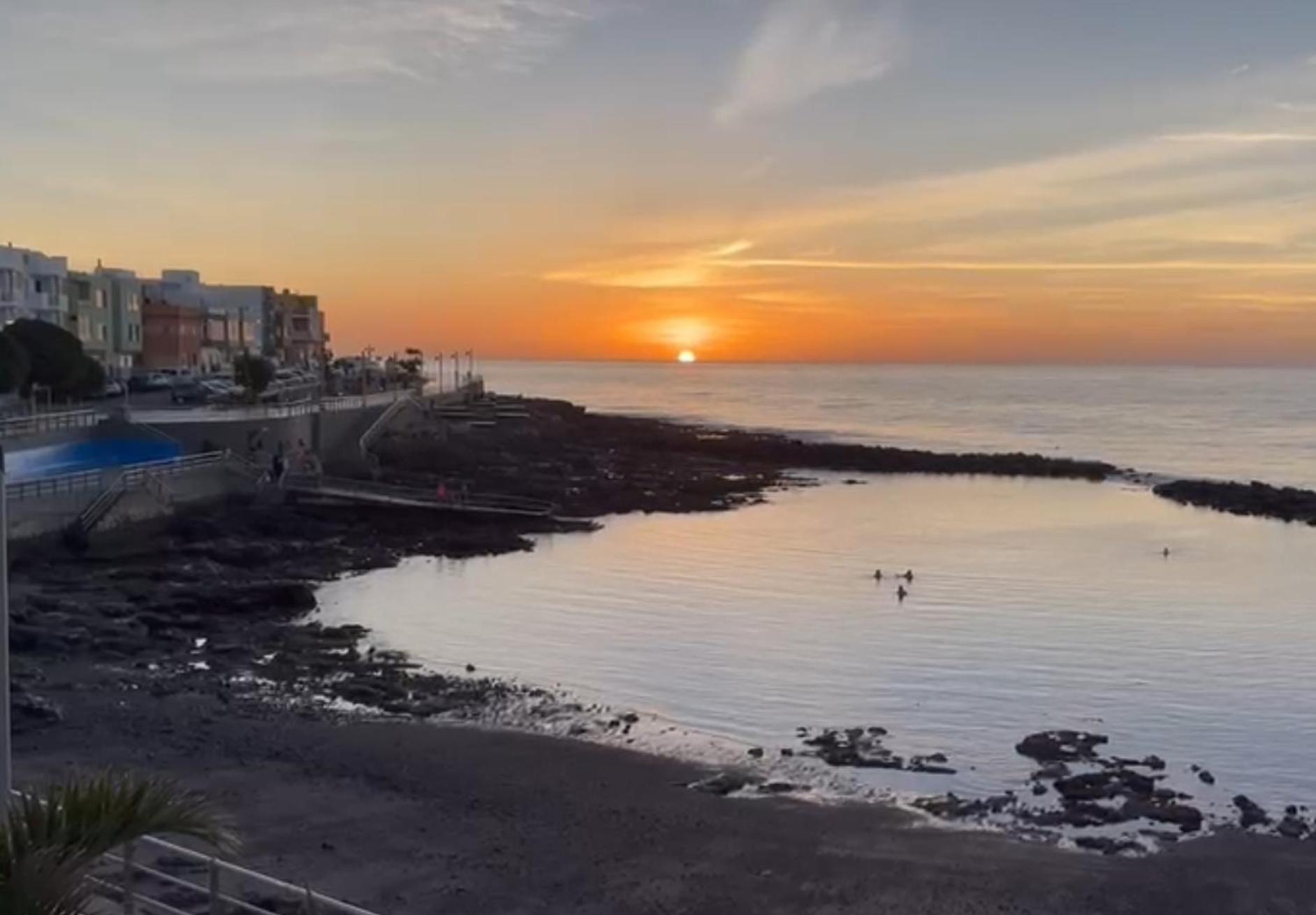 Apartamento Vivienda 1ª Linea Mar En Paseo Maritimo *