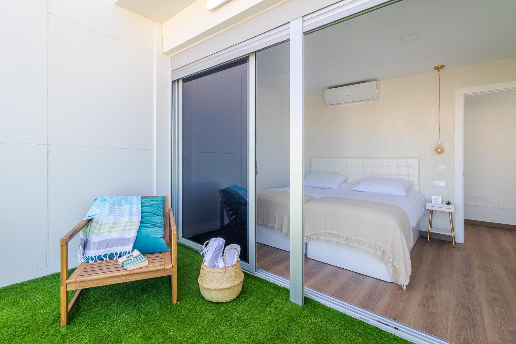 Flatguest Luxury Terrace Loft - Wifi Apartment *
