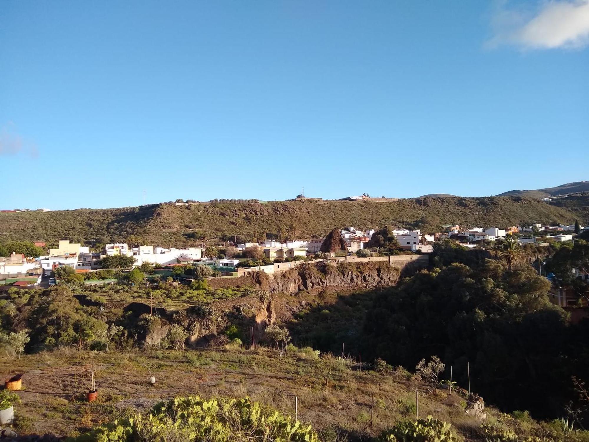 Carmencita Y Manolito Сasa de vacaciones Telde