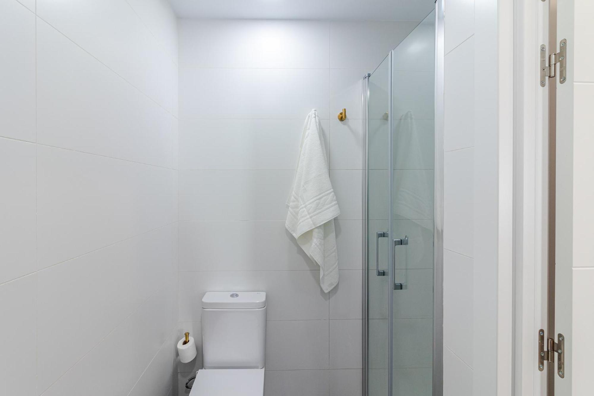 Flatguest Luxury Terrace Loft - Wifi Apartment *