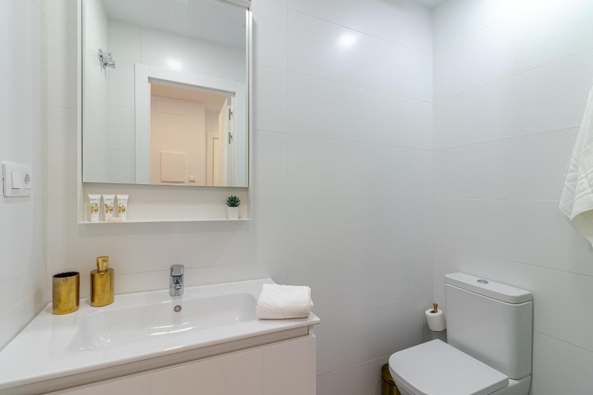 Flatguest Luxury Terrace Loft - Wifi *