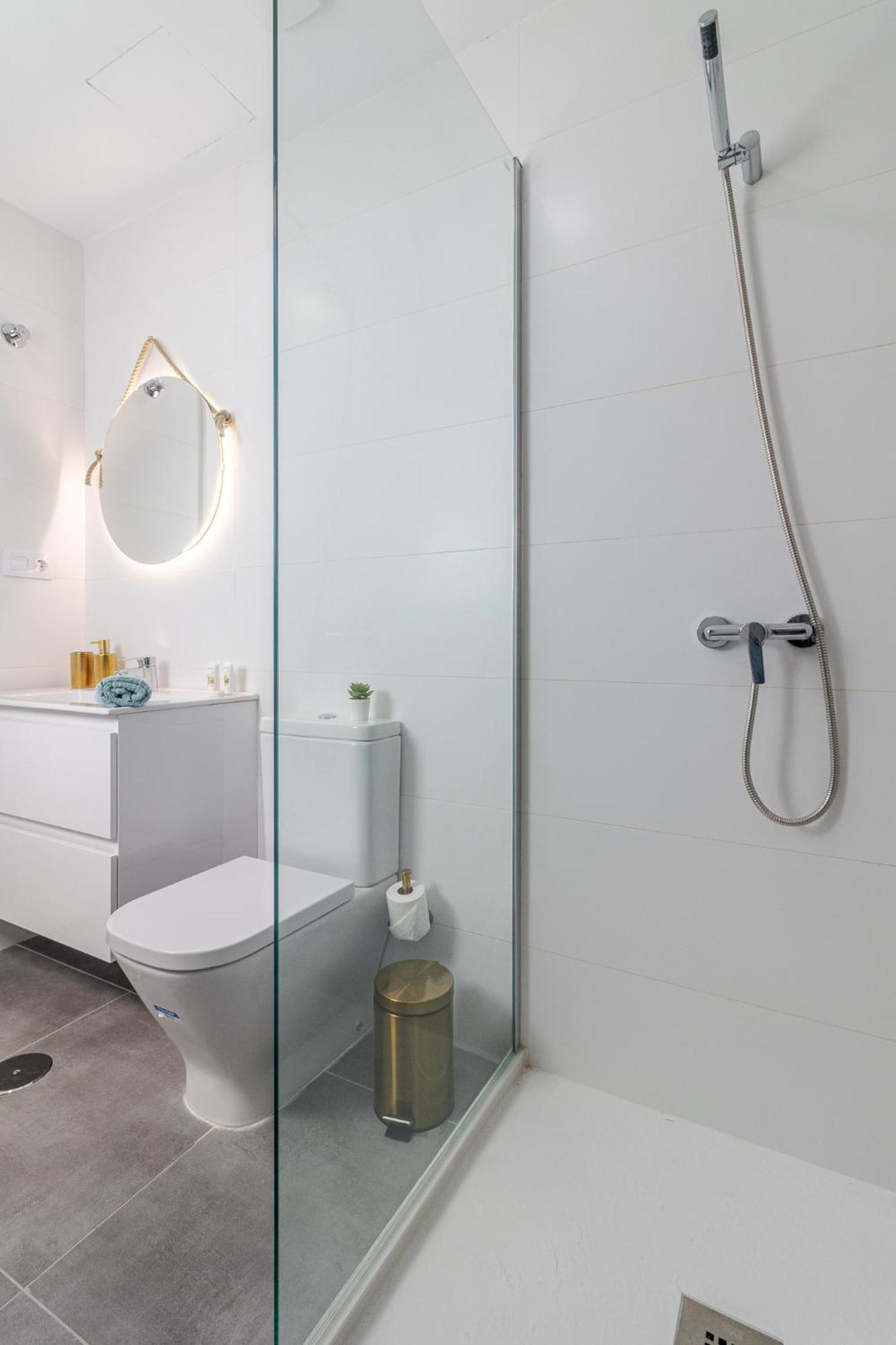 Flatguest Luxury Terrace Loft - Wifi Apartment