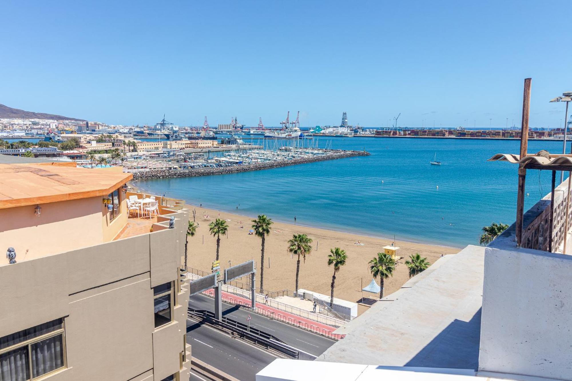 Flatguest Luxury Terrace Loft - Wifi Apartment