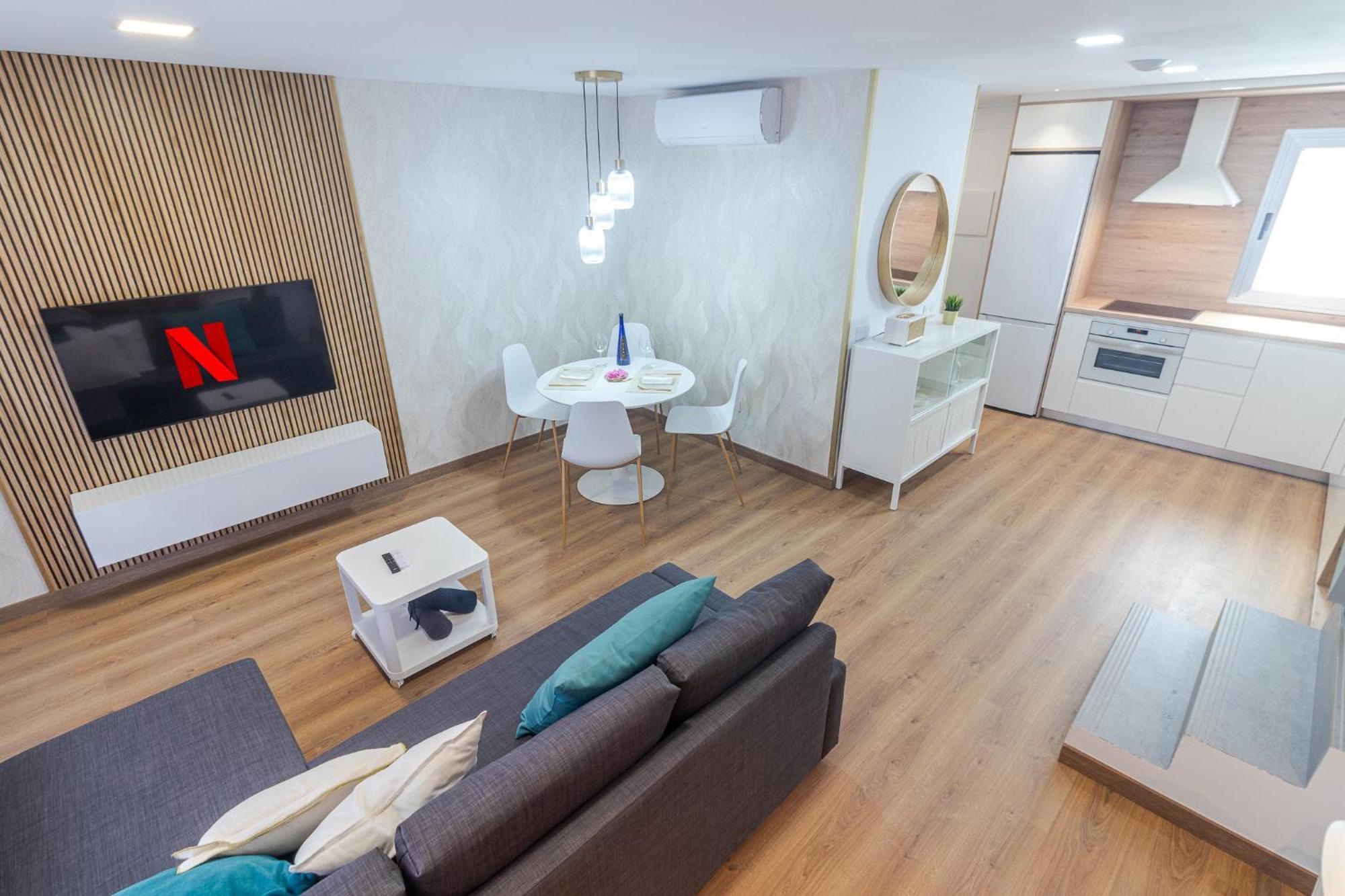 Flatguest Luxury Terrace Loft - Wifi