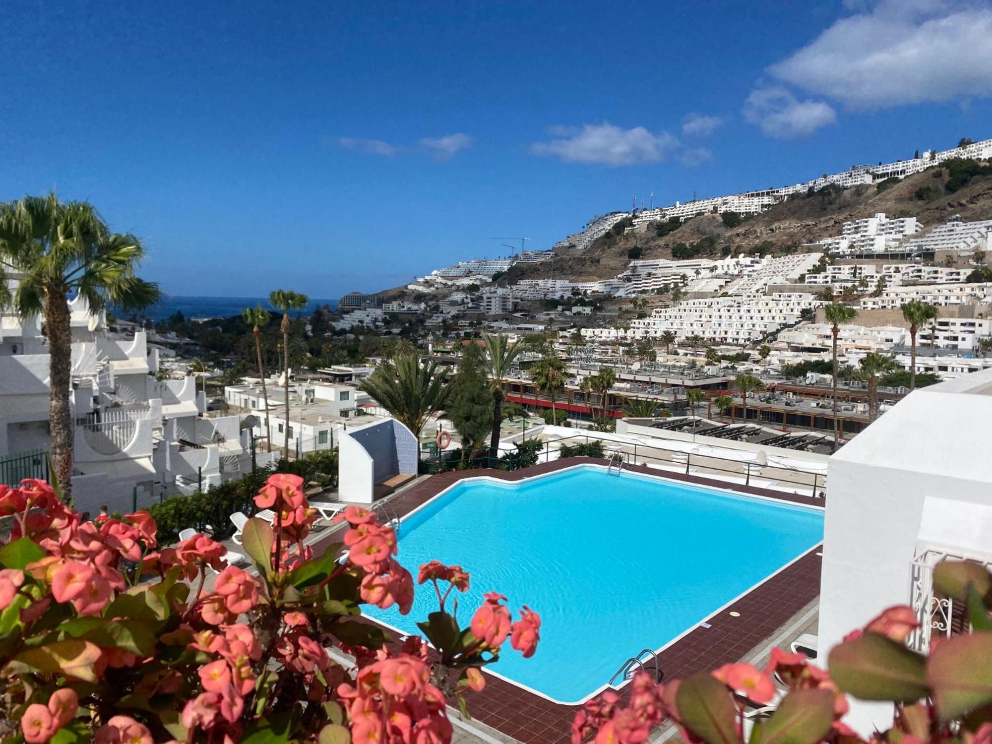 Stylish And Comfortable Duplex Near Swimming Pool *