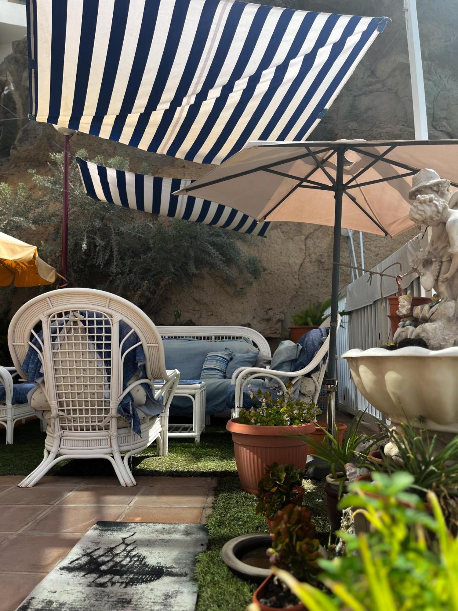 The Mayfair Village Apto 305