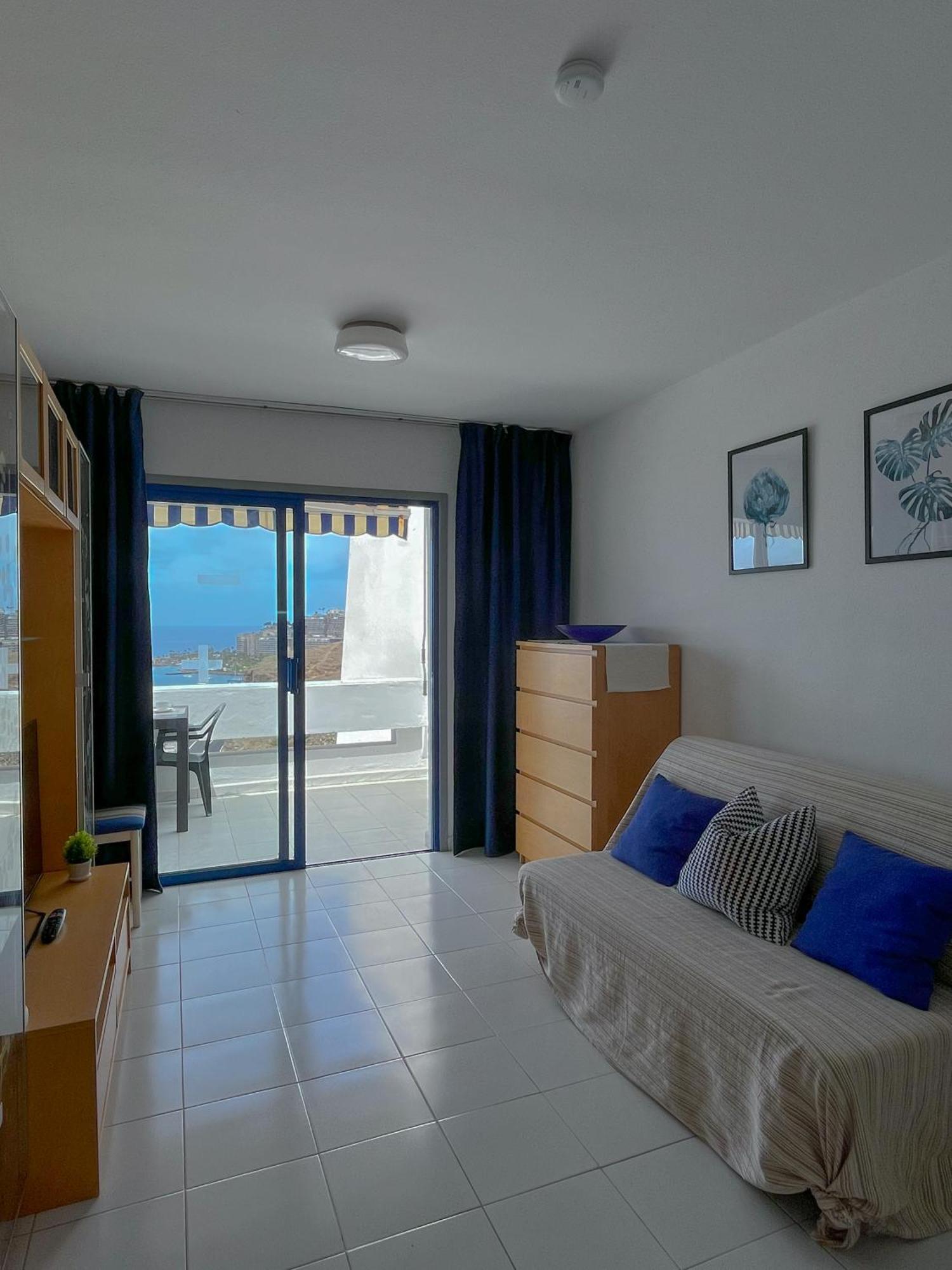 The Mayfair Village Apto 305 *