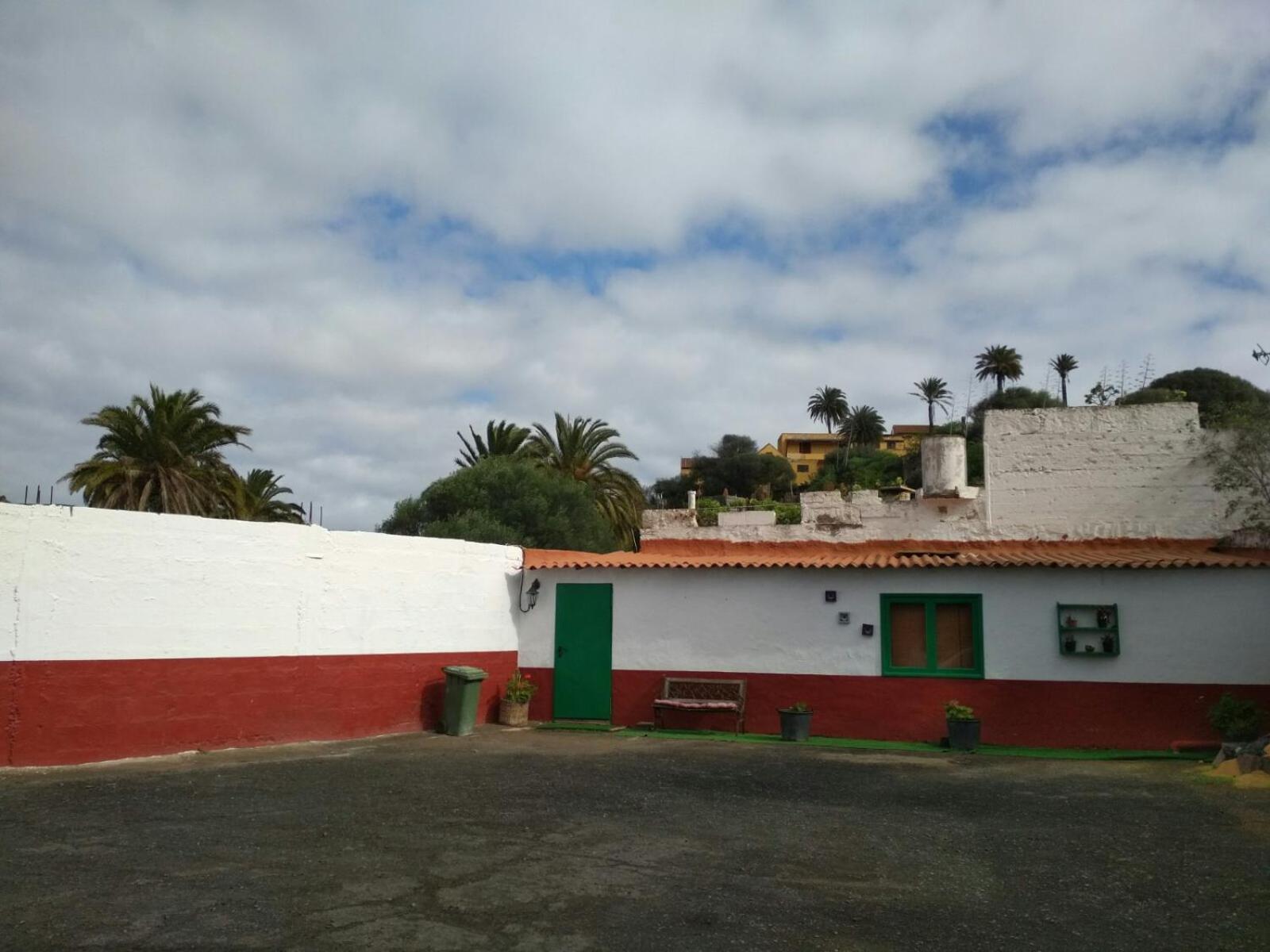 Residencia Conejos - Bike & Motorbike Las Palmas / Gran Canaria