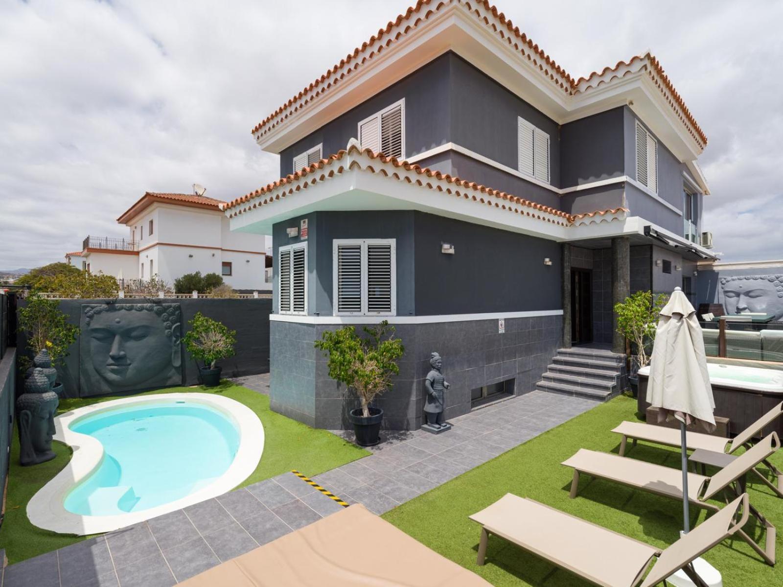 Entire Bbq Jacuzzi Poolgolf *