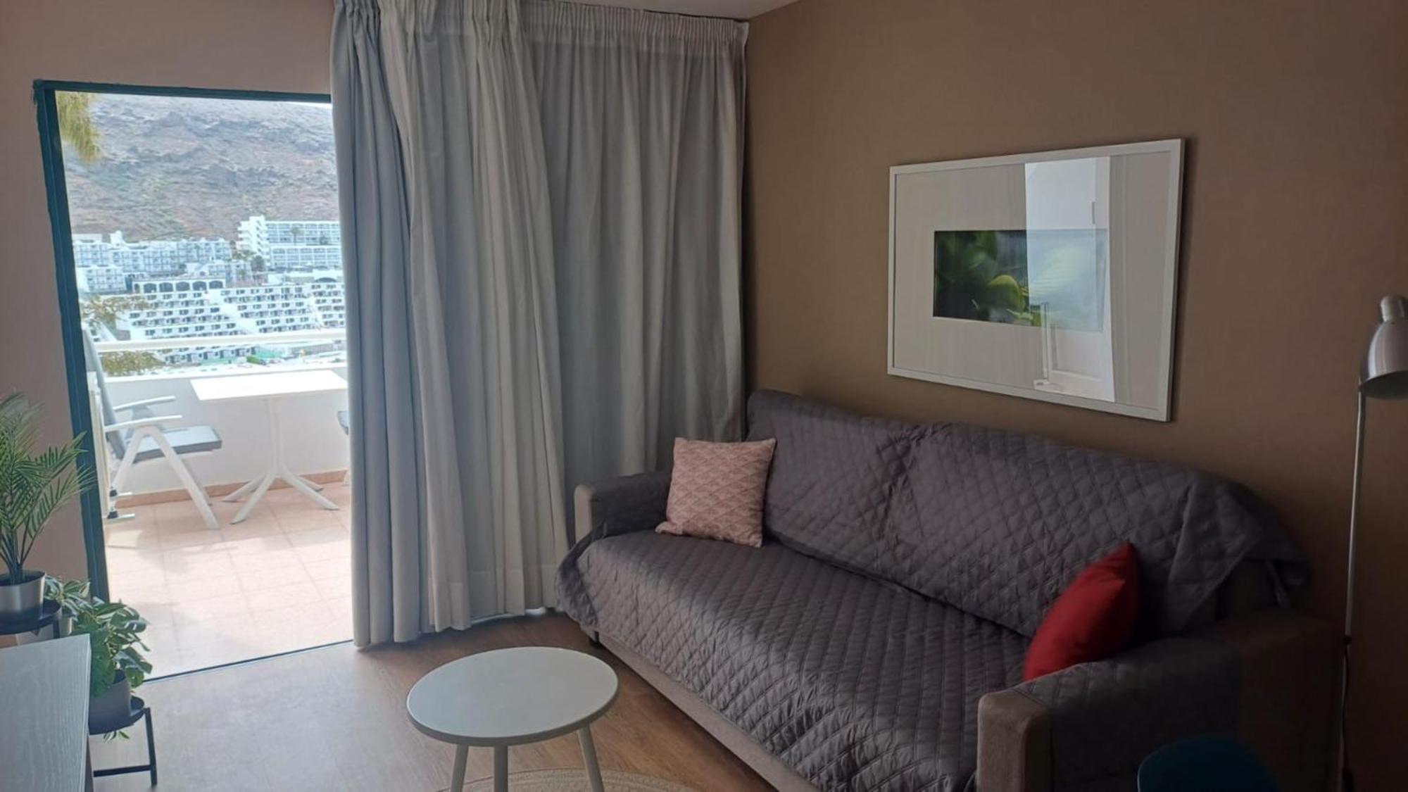 Apartment Dreams *
