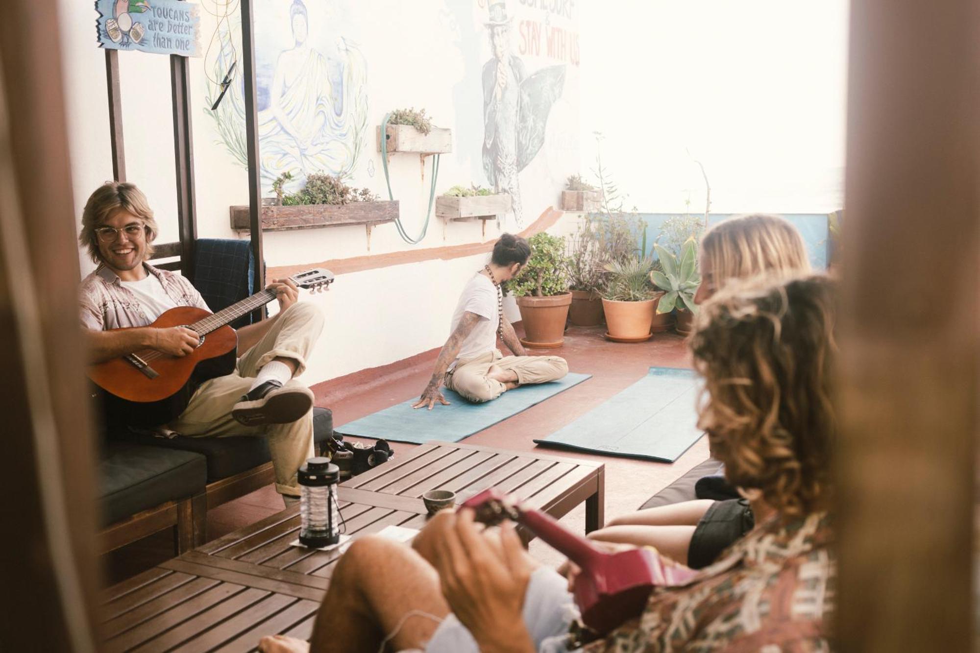 Agueita House Hostel *