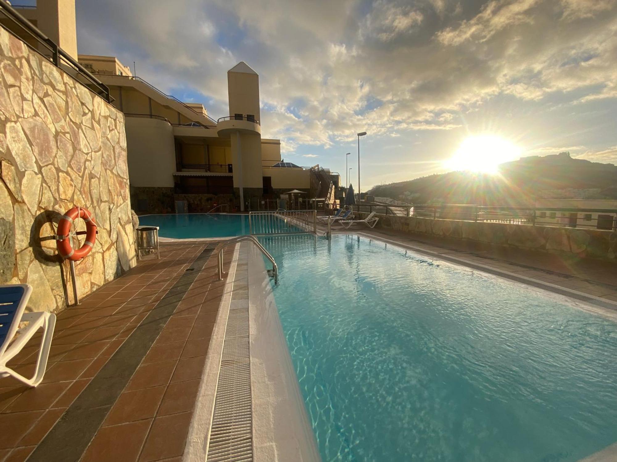 With Jacuzzi And Pool Access *