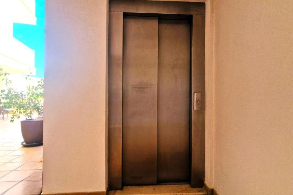 Comfortable 2 Bed In Apartment Arguineguin