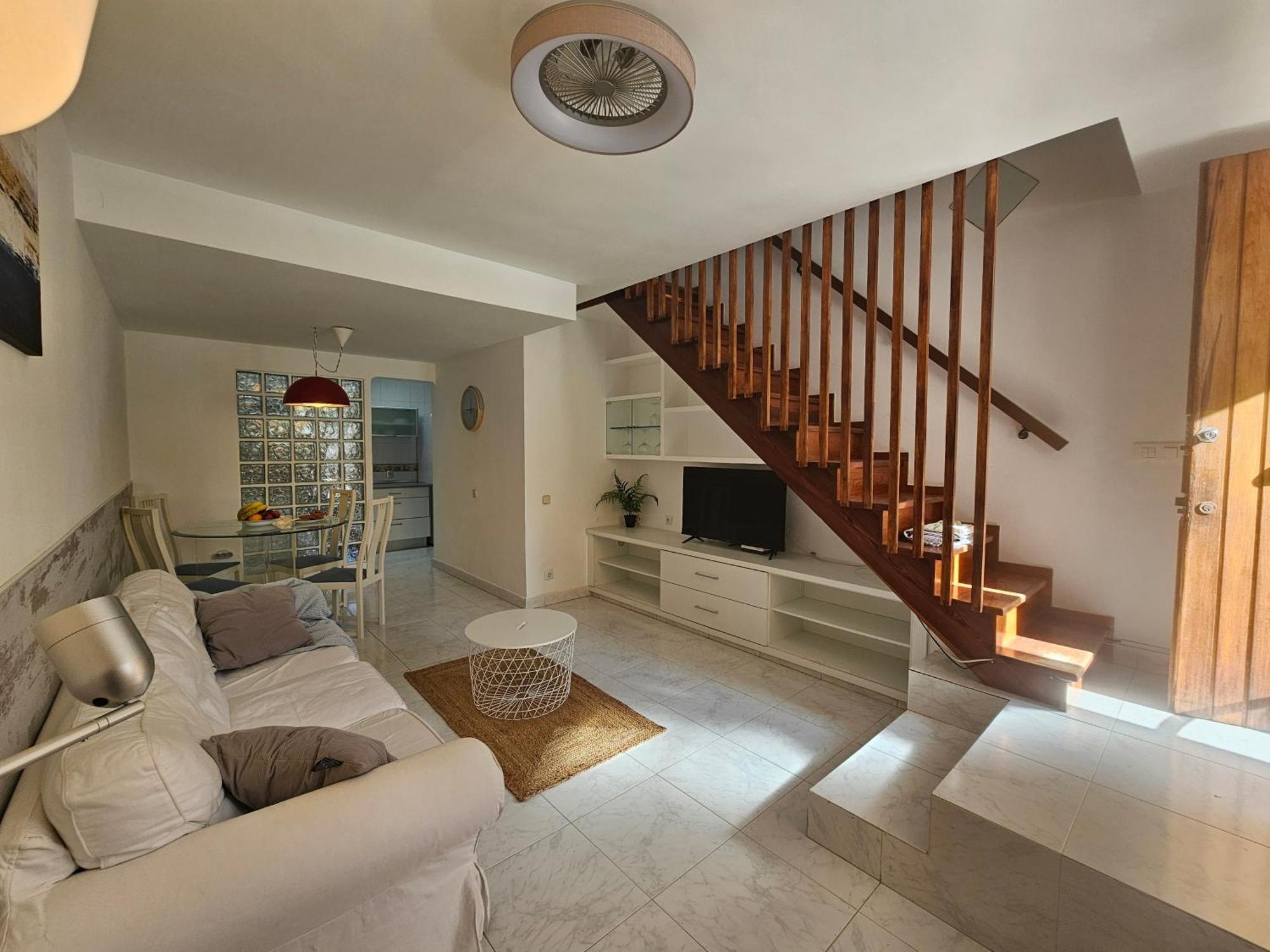 Stylish And Comfortable Duplex Near Swimming Pool Mogan
