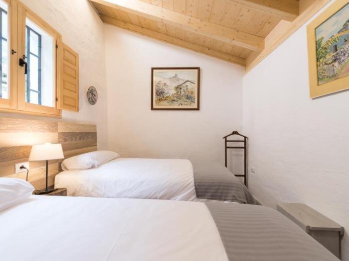 Holiday home Vivelorural Casa En Grupos Con Piscina Arucas