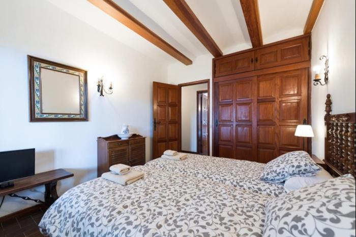 Holiday home Vivelorural Casa En Grupos Con Piscina