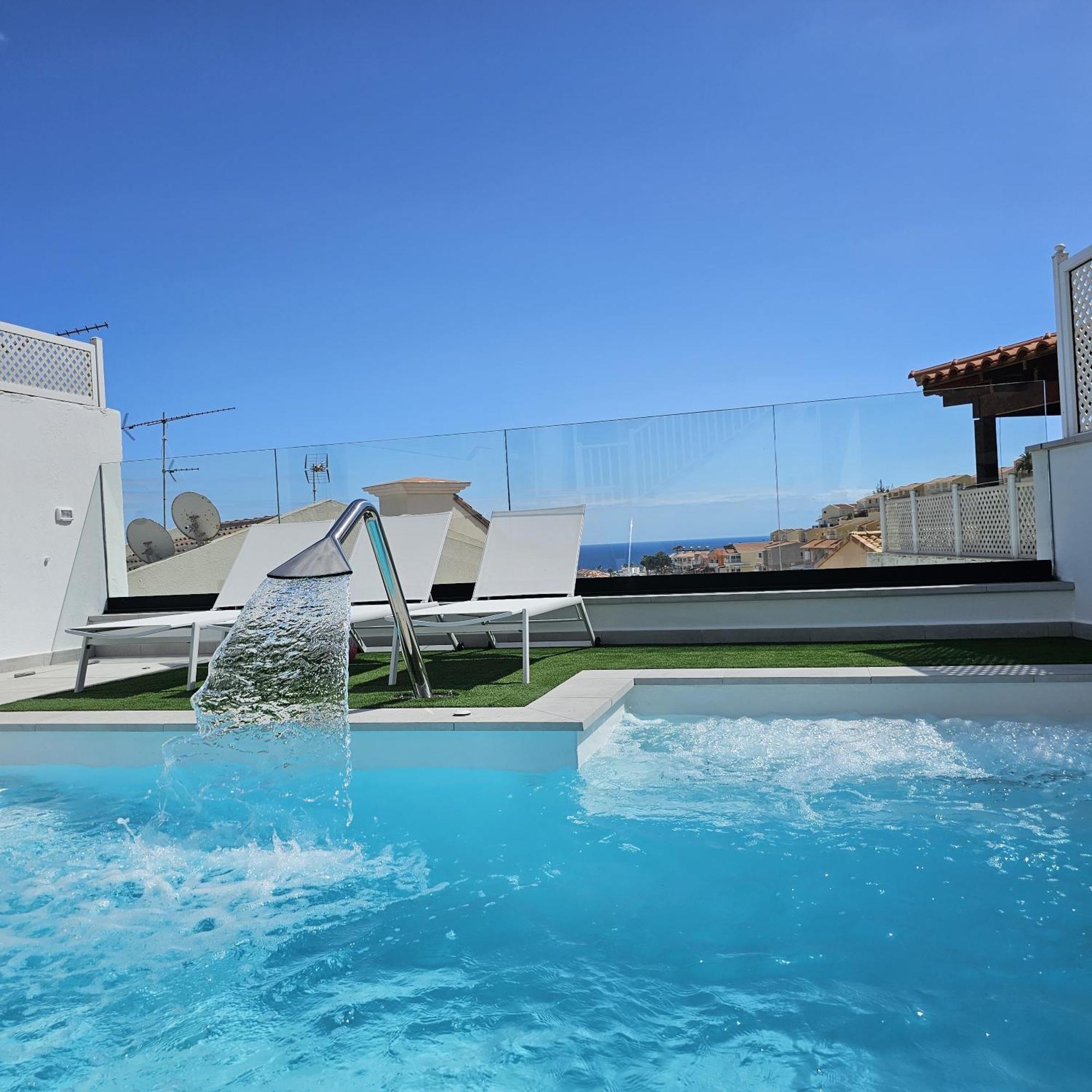 Exclusive With Heated Saltwater Pool, Roof Terrace With Beautiful Views In Mogan Villa Arguineguin