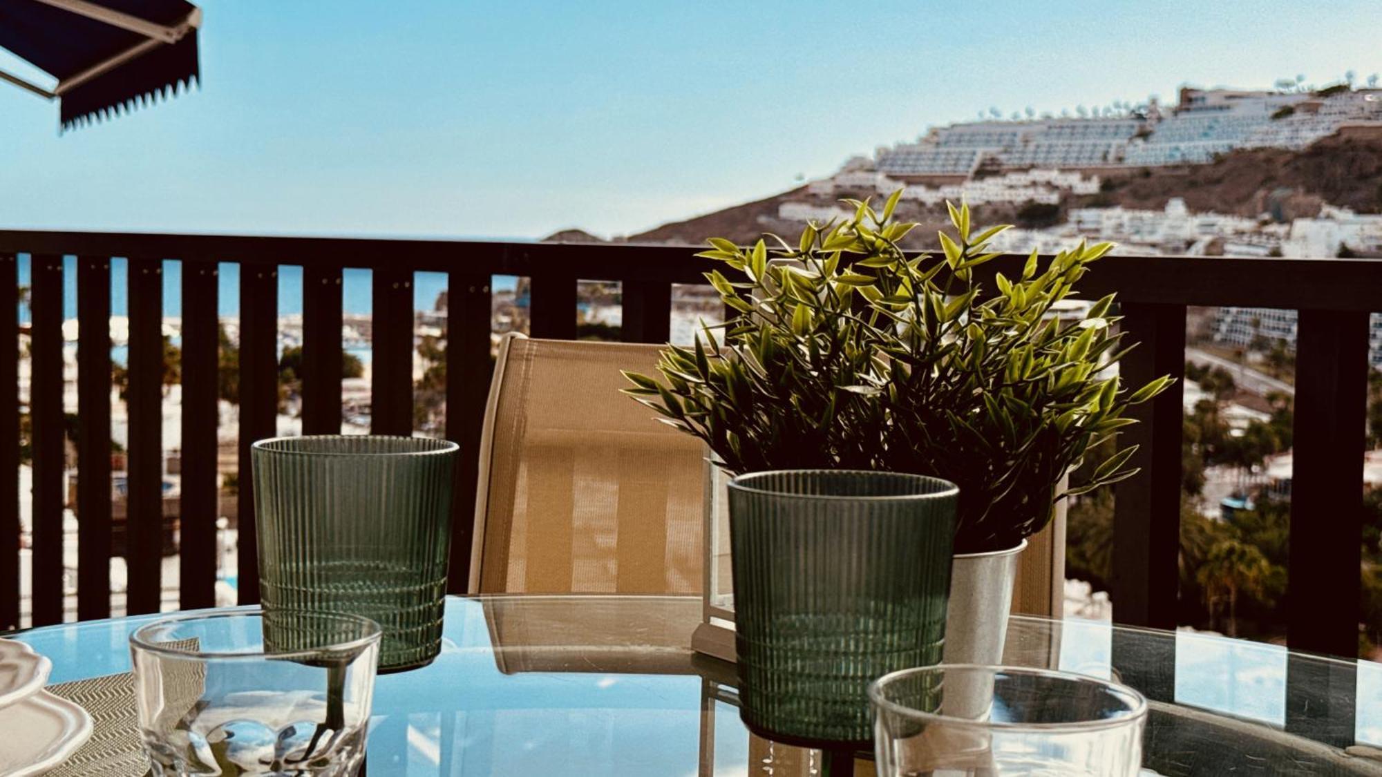 Click & Guest - Atlantic Views In Puerto Rico Mogan