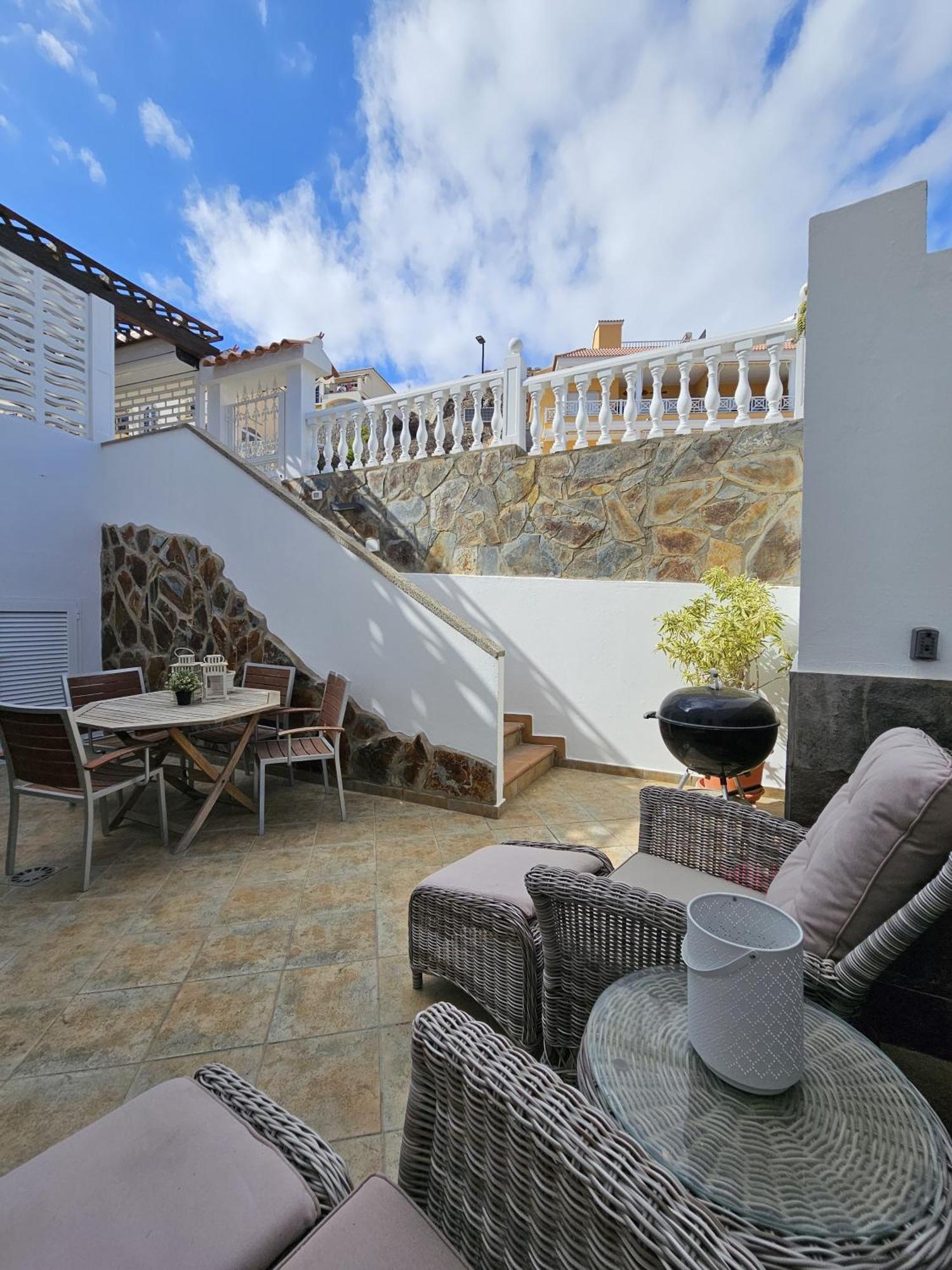 Exclusive With Heated Saltwater Pool, Roof Terrace With Beautiful Views In Mogan Villa *
