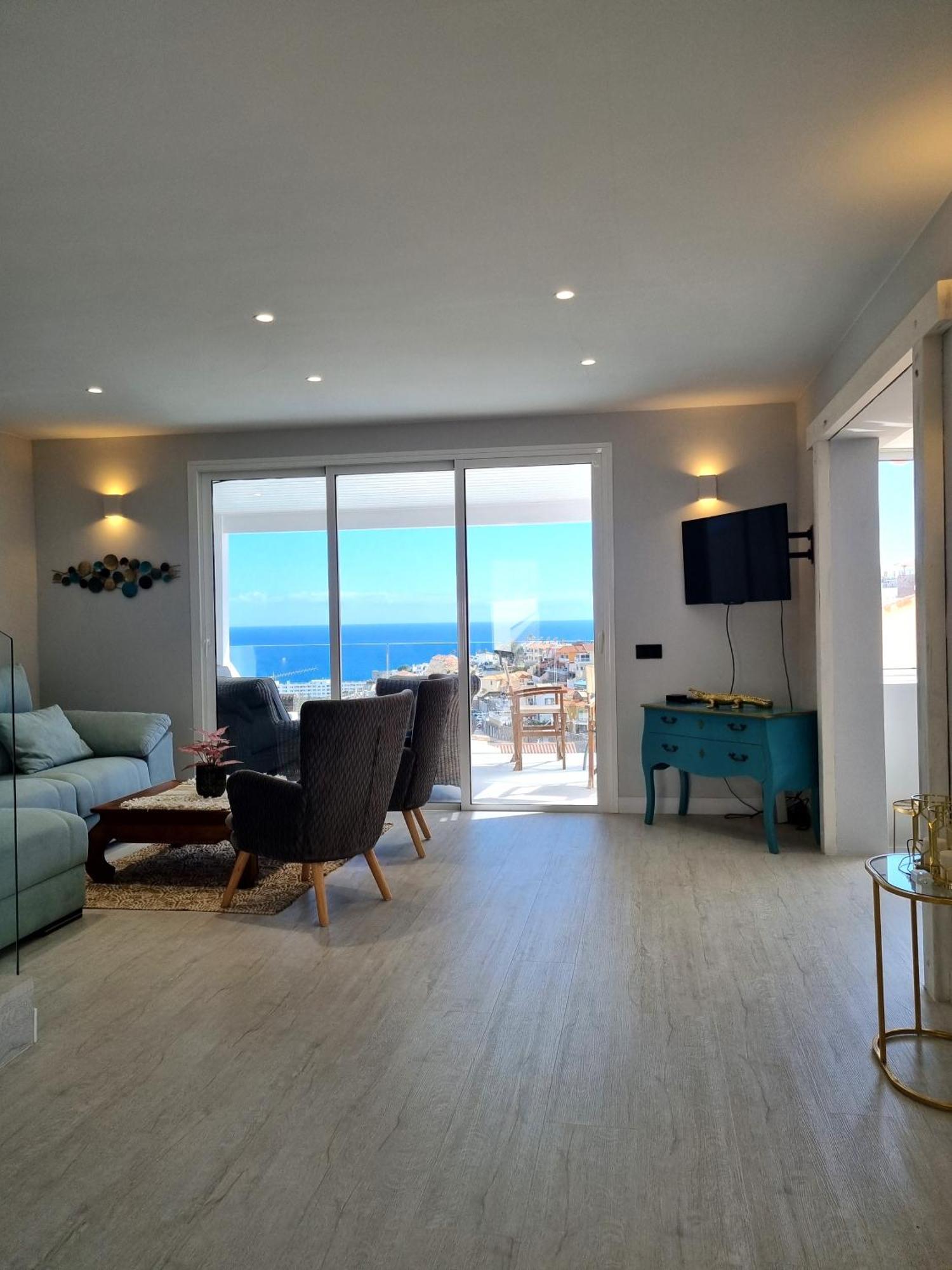 Exclusive With Heated Saltwater Pool, Roof Terrace With Beautiful Views In Mogan Villa Arguineguin