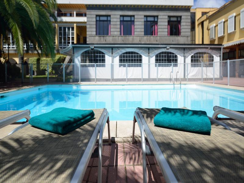 Escuela Hotel 4*