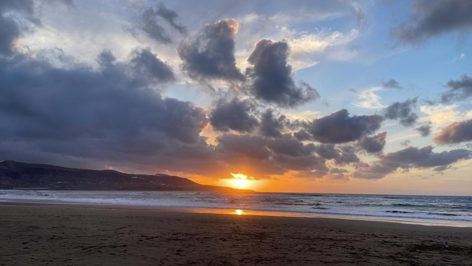 Spectacular 3-bedroom Ocean View In Canteras Las Palmas de Gran Canaria