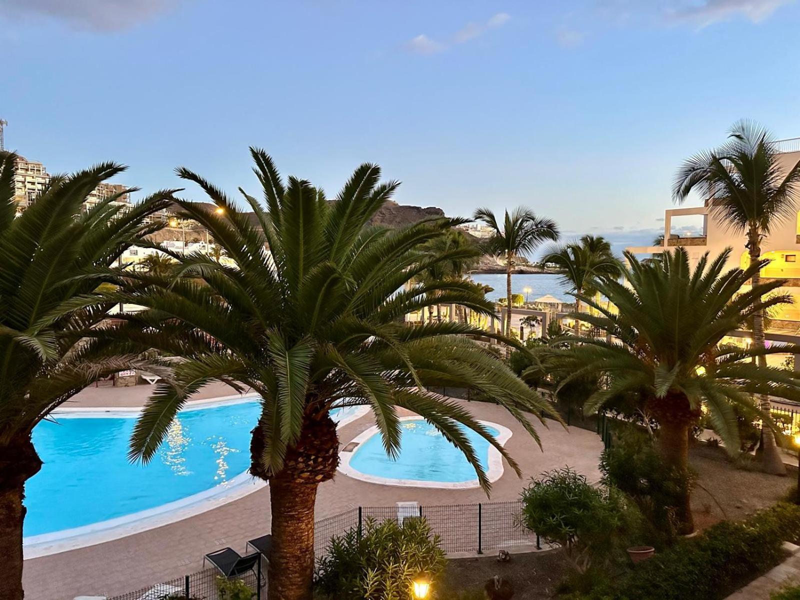 - Beachside Retreat Apartment