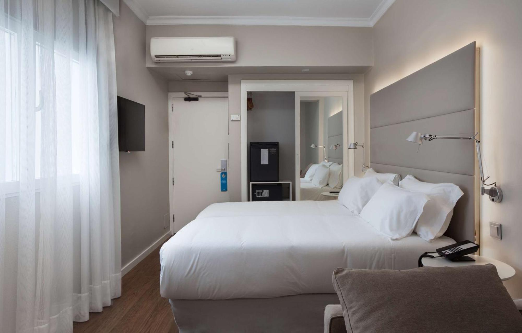 Hotel Nh Playa Las Canteras 3*
