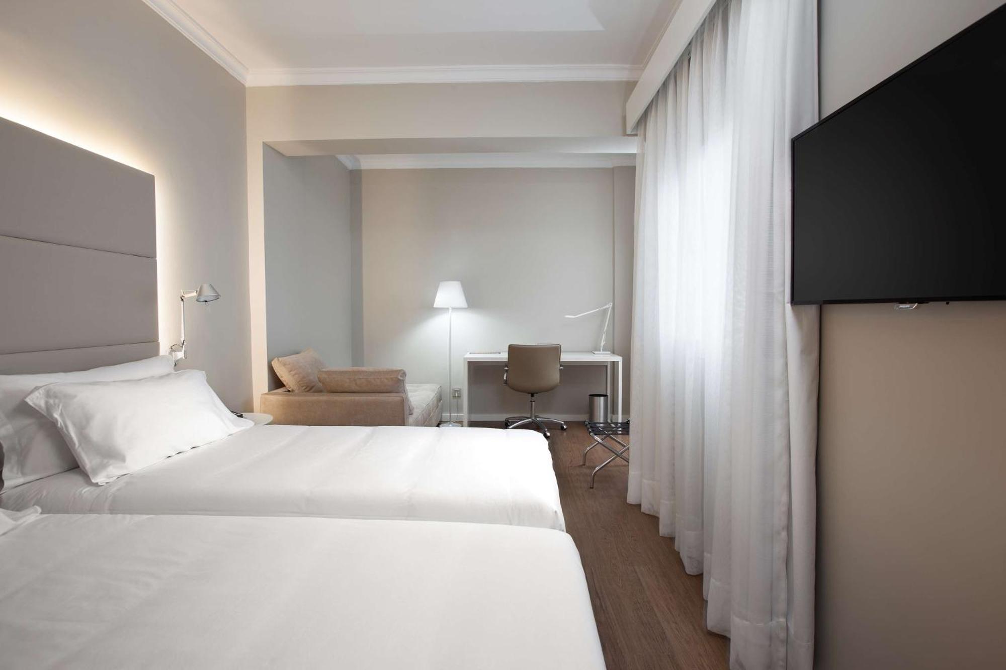 Nh Playa Las Canteras Hotel