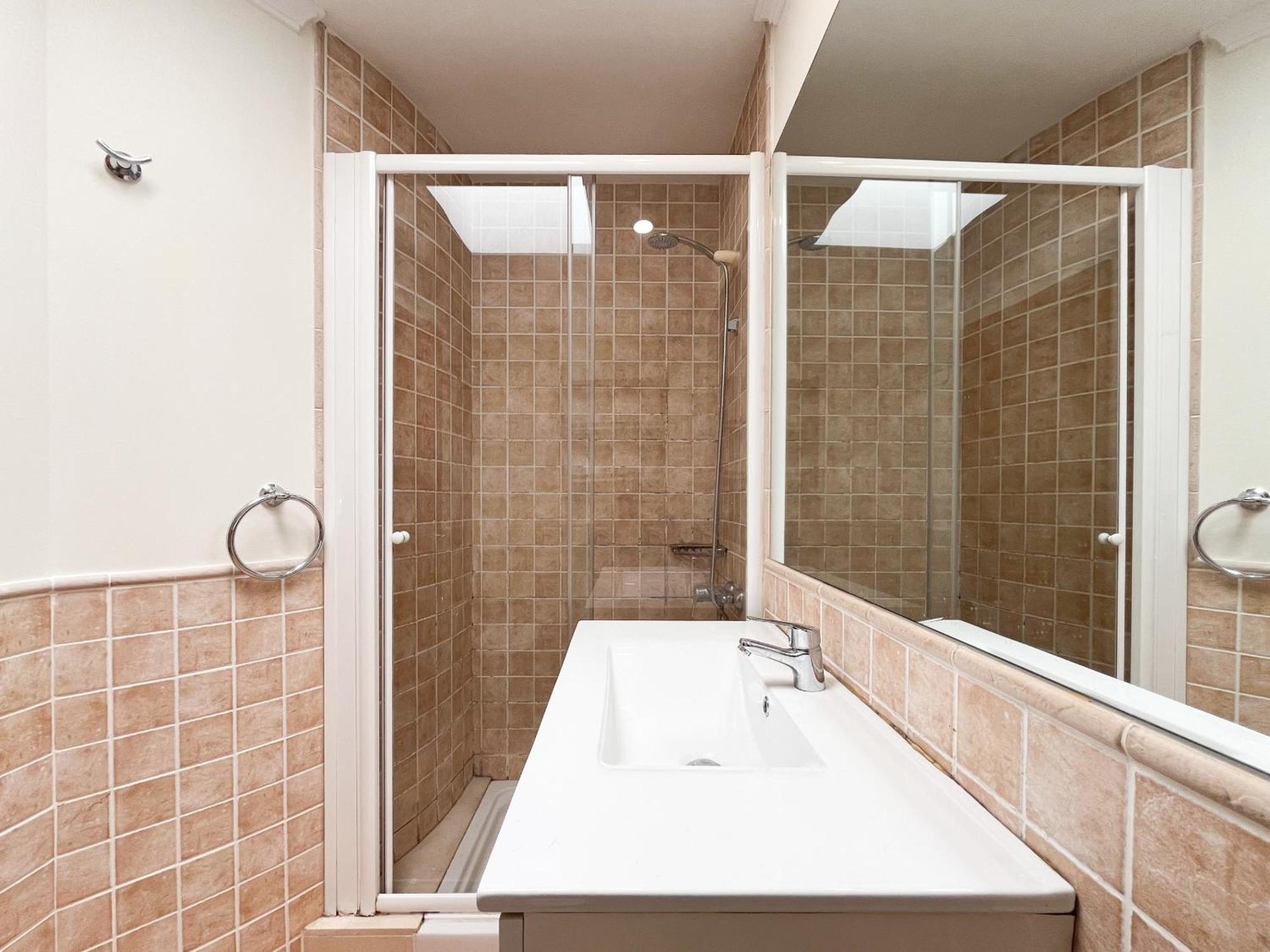 3br Valley Dreamhouse -solarium Terrace Aircon & Parking Apartment *
