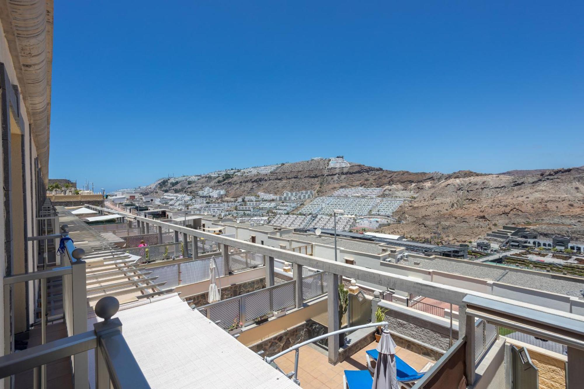 Apartment 3br Valley Dreamhouse -solarium Terrace Aircon & Parking *
