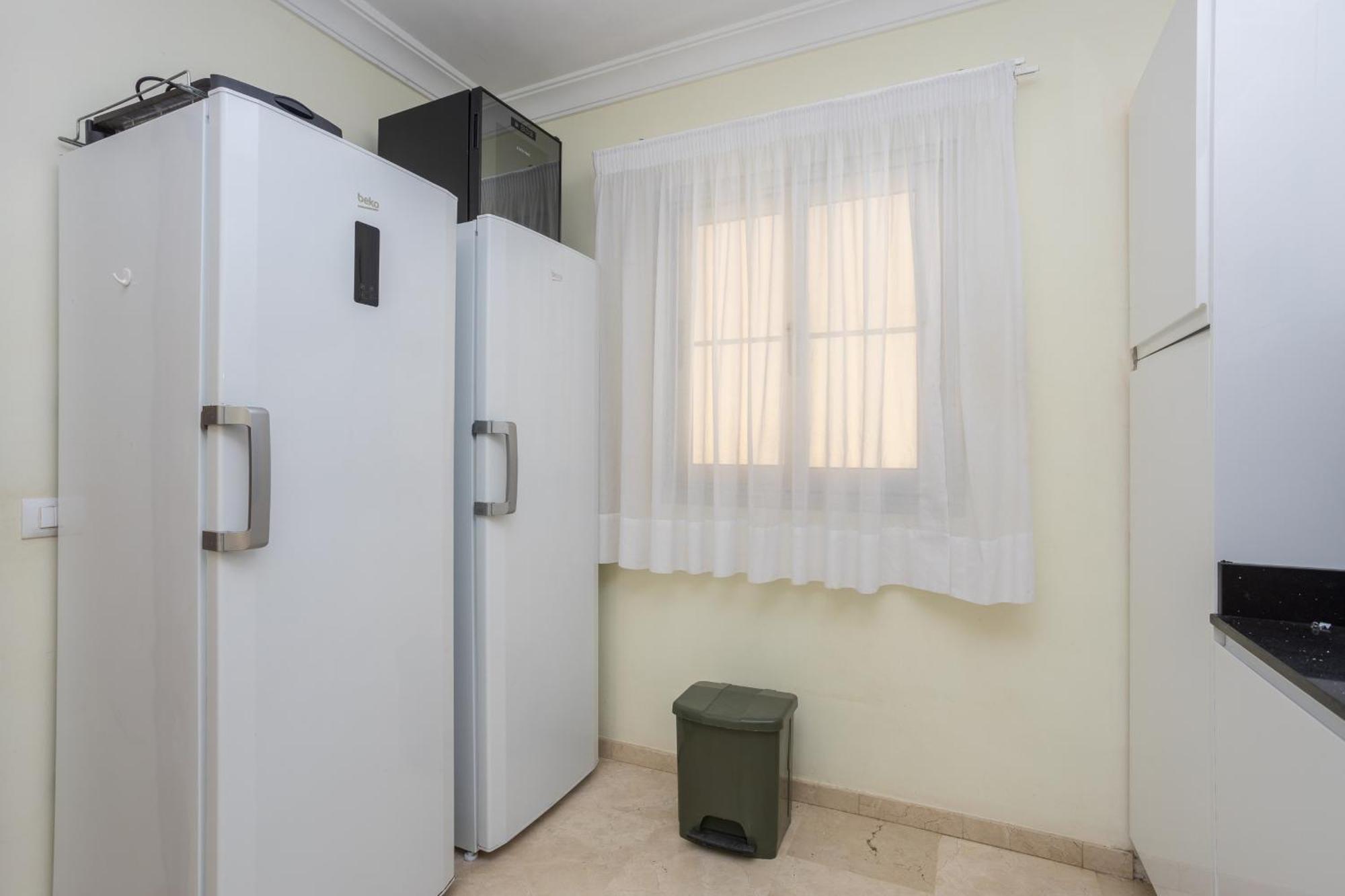 3br Valley Dreamhouse -solarium Terrace Aircon & Parking Apartment