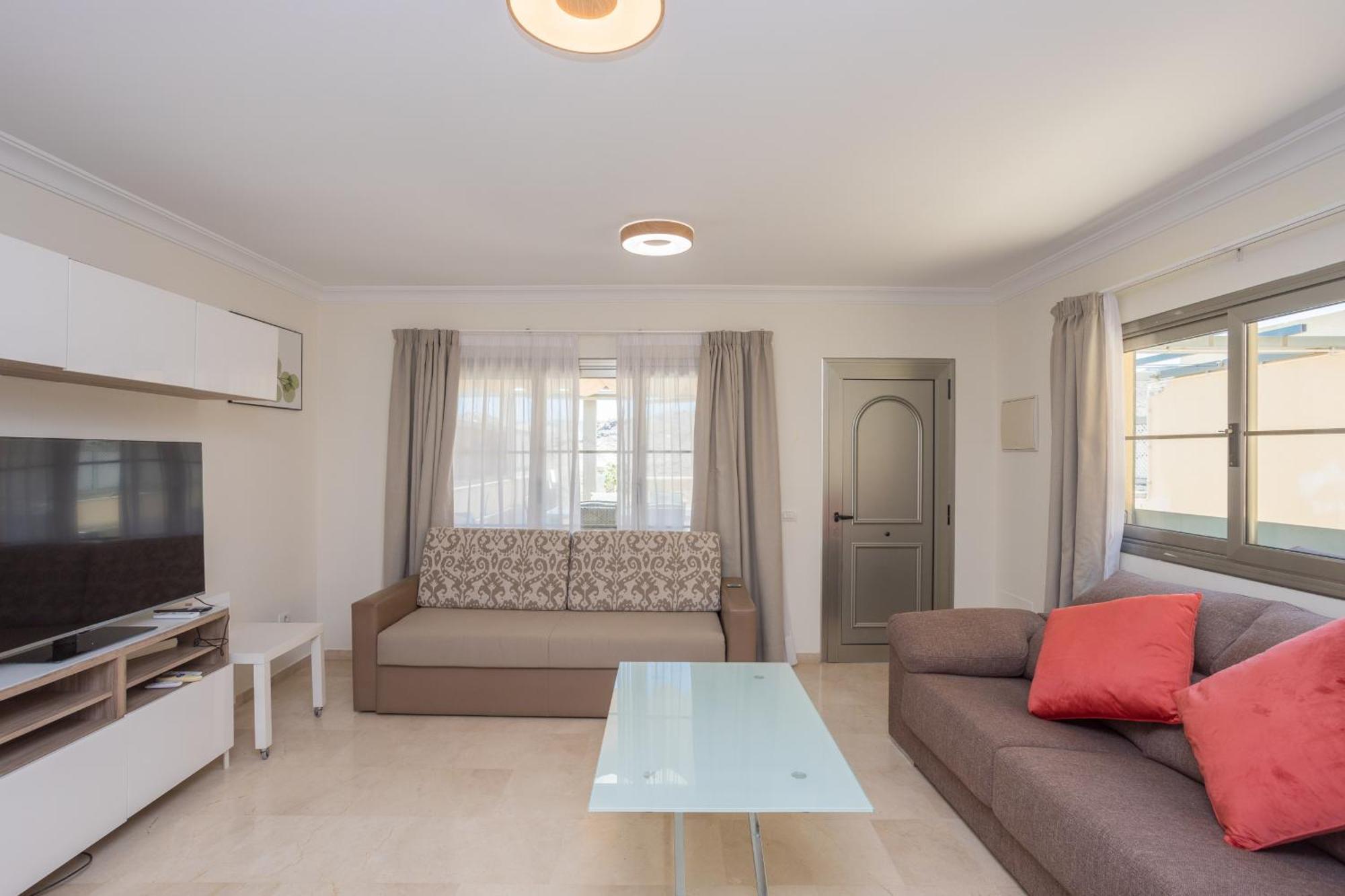 3br Valley Dreamhouse -solarium Terrace Aircon & Parking *