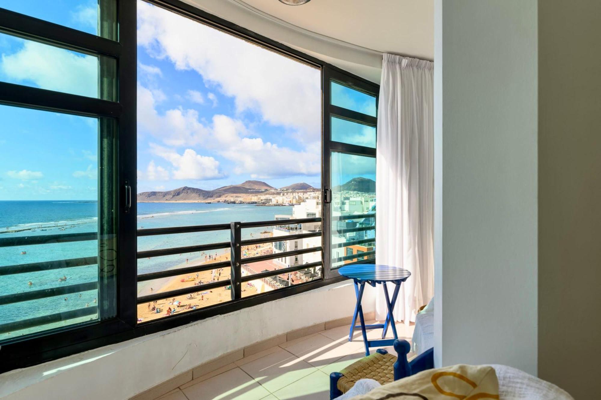 Spectacular 3-bedroom Ocean View In Canteras *