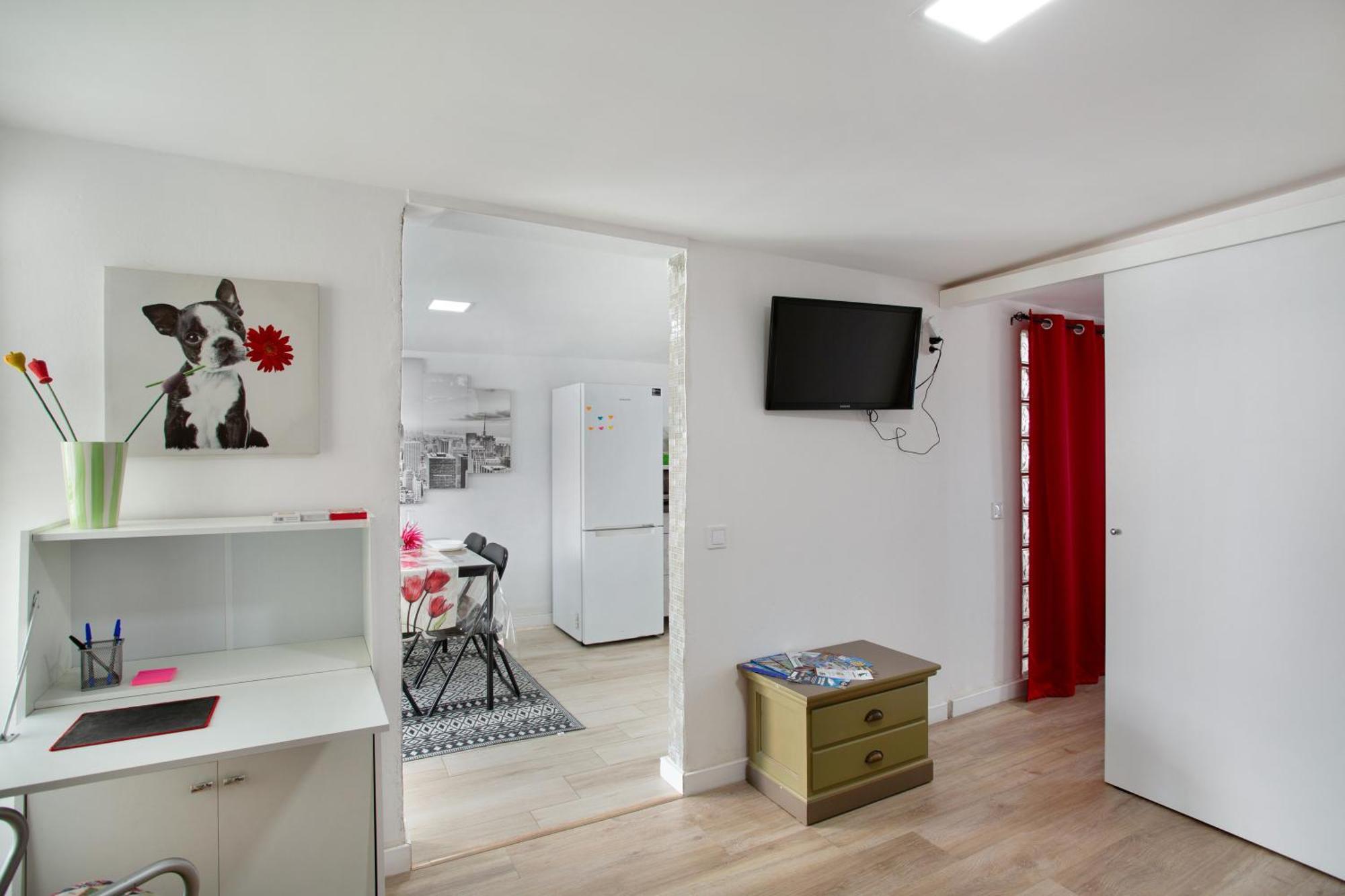 Monica B Apartment