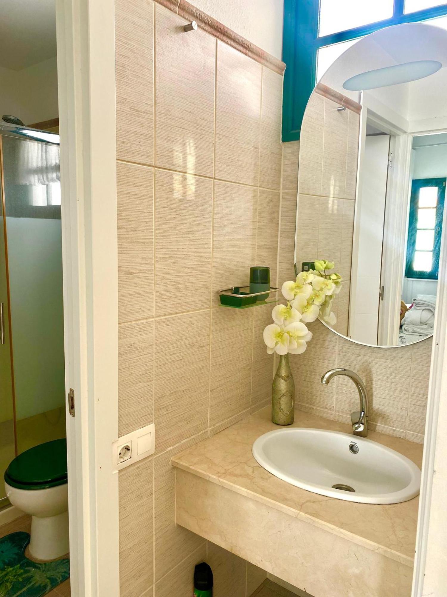 Laura Near Europa Center And Amadores Beach, Free Wifi * Puerto Rico (Gran Canaria)