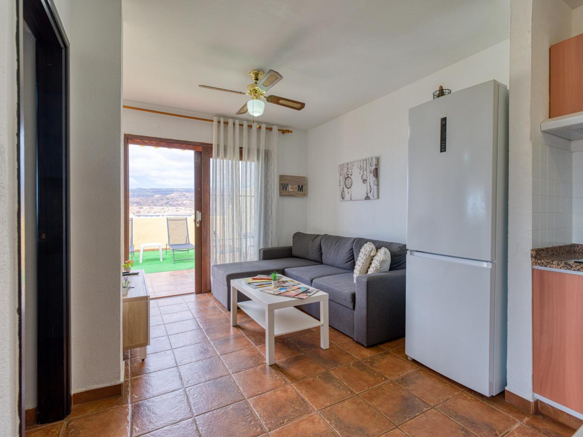 Private Solarium Views - Jacuzzi Mogan