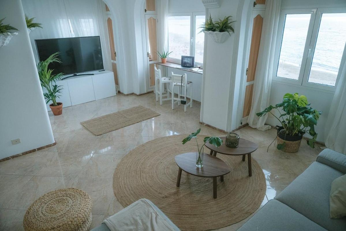 Luxury Beachfront Penthouse With Stunning Views