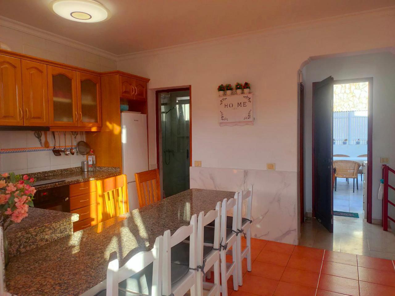 Big Puerto Rico With Heated Saltwater Jacuzzi Pool & Bbq & Private Parking Apartment *