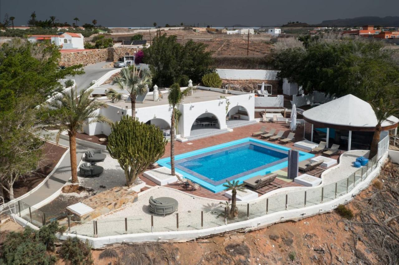 Villa Villa, Sea Views, Pool Sauna, Jacuzzi,gas Bbq *